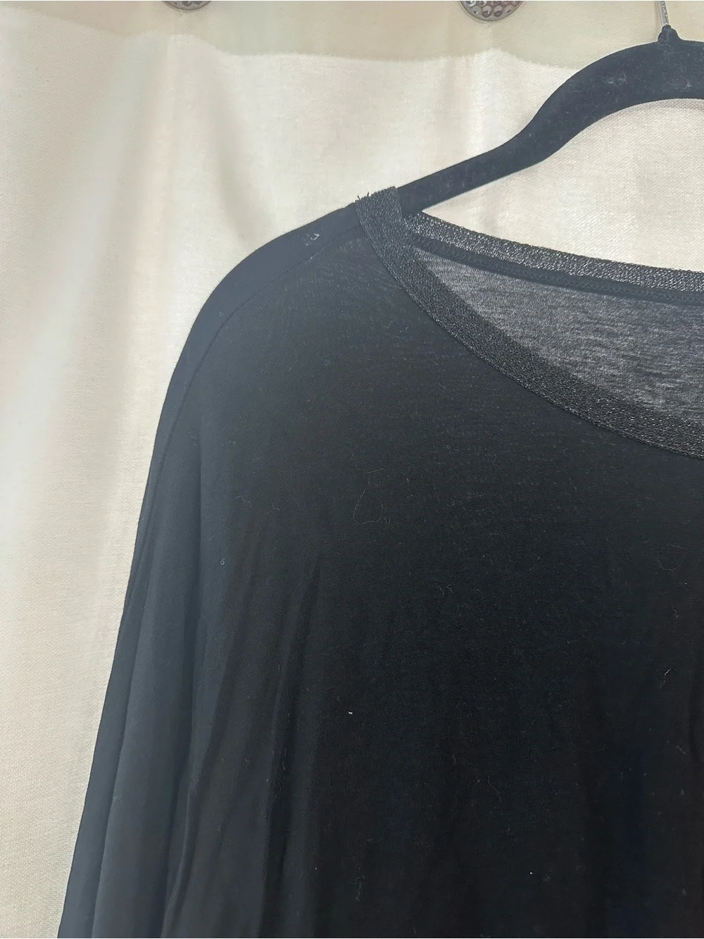 GAP Black Long-Sleeve Scoop Neck Tee Size XL - Picture 3 of 5